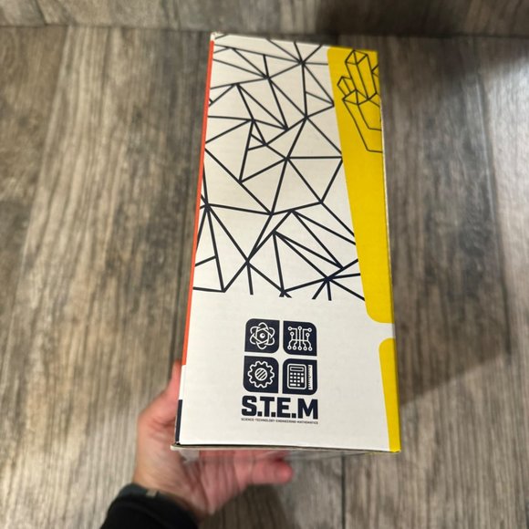 New Grow Your Own Crystal Hedgehog, Pink, Science Kit STEM Adventure Club - Picture 2 of 8